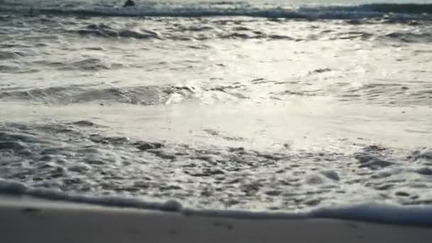 Reflexão solar na superfície do mar — Vídeo de Stock