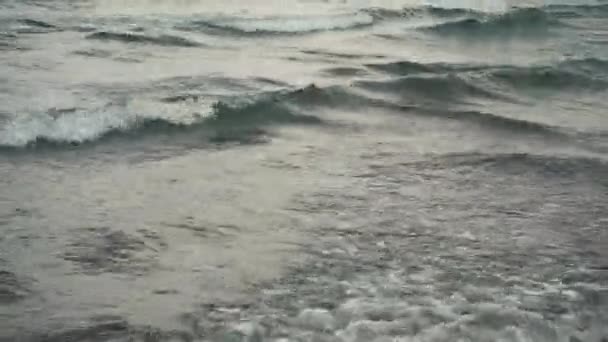 Vent orageux mer vagues de surface 