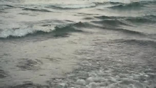 Onde di superficie del mare tempestose ventose — Video Stock