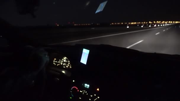 GPS navigace auto jízda v noci — Stock video