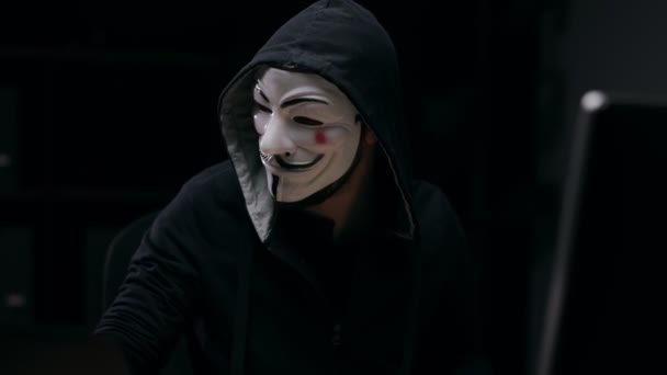 Male Hacker in Mask — Stock Video