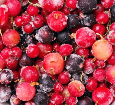 Olgun yaz meyveleri buz closeup ile