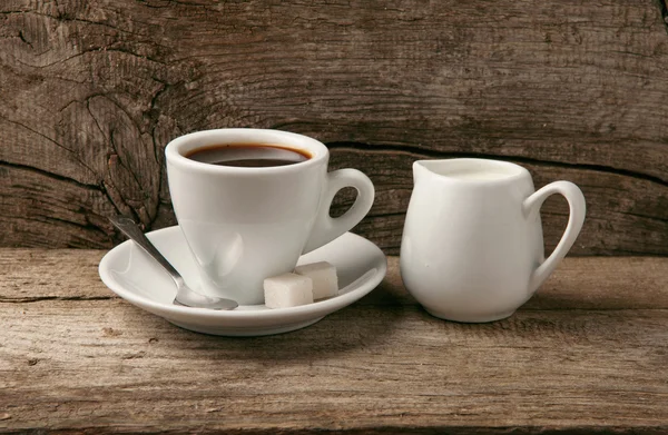 Чашка кофе эспрессо с молоком — стоковое фото