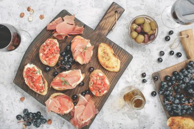 Şarap için farklı atıştırmalıklar