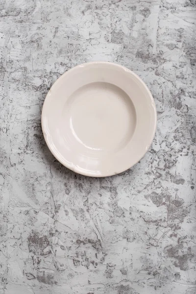 Assiette vintage vide blanche — Photo