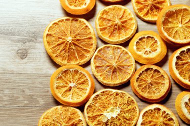 kurutulmuş portakal dilimleri