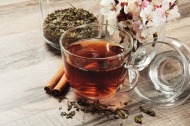 siyah çay bir kupa