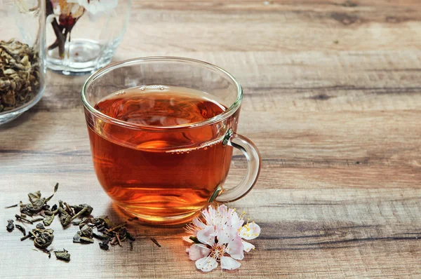 Té negro en una taza —  Fotos de Stock