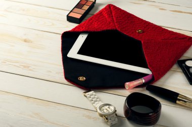 Açık kırmızı bayan çanta