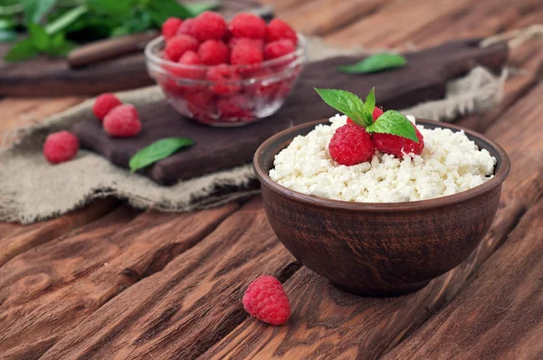 Postre de requesón y frambuesas frescas — Foto de Stock