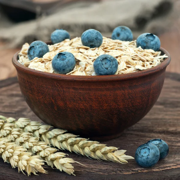 Oatmeal with blueberry — Stock Photo, Image