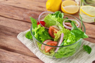 Taze sebze salatası