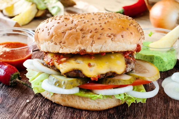 Świeże burger — Zdjęcie stockowe