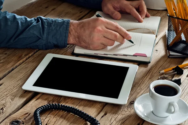 White tablet computer at office desk closeup — Stock Photo, Image