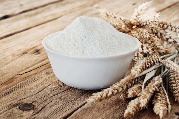 Flour in ceramic bowl — Stok fotoğraf