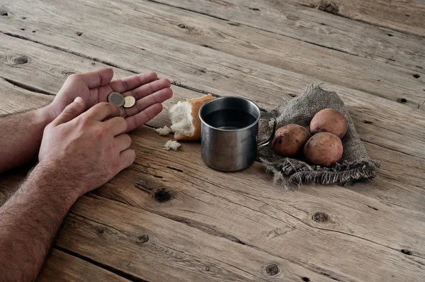 Cents dans les mains des hommes — Photo