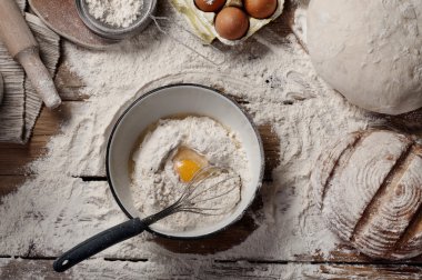 Ev yapımı hamur için malzemeler