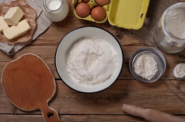 Producten voor de bereiding van het deeg voor bakkerijproducten — Stockfoto