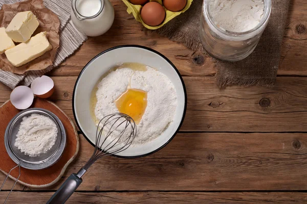 Producten voor de bereiding van het deeg voor bakkerijproducten — Stockfoto