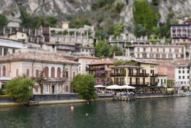Limone şehir (Mağara) Lake Garda - İtalya yer alır