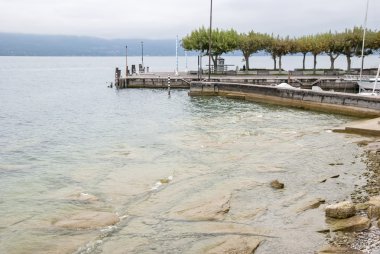 Malcesine - İtalya çakıllı plaj