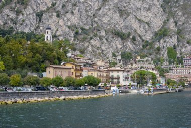 İtalya 'da Garda Gölü' nde Limon Kasabası