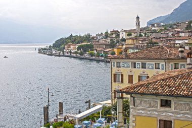 Limone şehir (Mağara) Lake Garda - İtalya yer alır