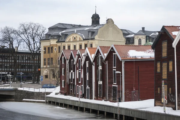 Alte Lagerhallen in der Stadt hudiksvall — Stockfoto