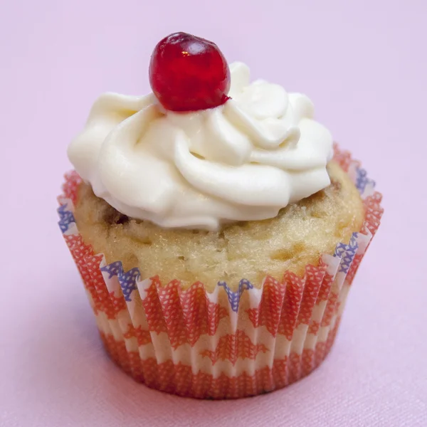 Magdalena de limón con crema y glaseado — Foto de Stock