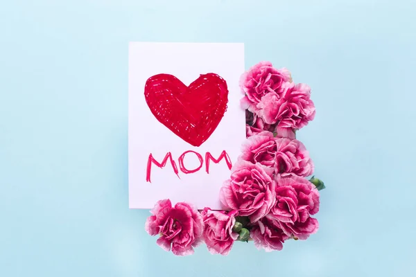 Mavi Arka Planda Anneler Günü Kartı Kalbimi Seviyorum Mesajı Anne — Stok fotoğraf