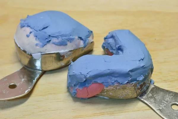 Gösterim için diş tepsi