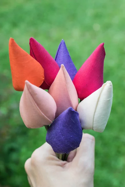 ipek kumaş çiçekler