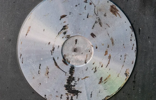 tavada yağ ile kirli alt