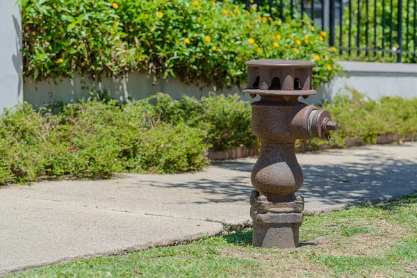 New Orleans Eski Yangın Musluğu 1869 Kurulmuş Bayou John Karşısındaki — Stok fotoğraf