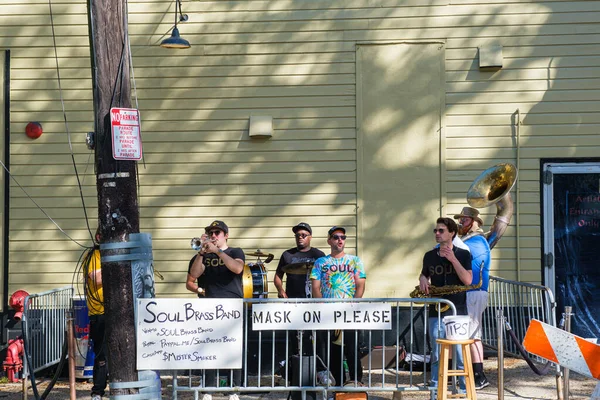 New Orleans Noviembre 2020 Banda Metal Actuando Acera Frente Tipitina — Foto de Stock