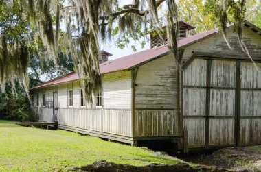 AVERY ISLAND, LA - 30 Ekim 2013: Avery Adası, LA, ABD 'deki tarihi kayıkhane 