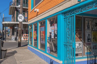 NEW ORLEANS, LA, ABD - 17 Ocak 2021: Faubourg Marigny Mahallesi 'ndeki ünlü Louisiana Müzik Fabrikası