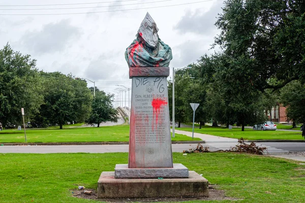 New Orleans July 2020 Vandalized Statue Confederate General Albert Pike — 图库照片