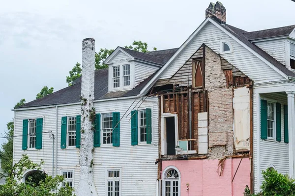 New Orleans July 2020 Partial Demolition Old House Burdette Street — 图库照片