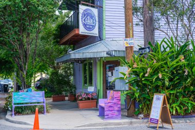 NEW ORLEANS, LA, ABD - 5 Mayıs 2020: Katie 'nin Şehir Ortası Restoranı ve Barı