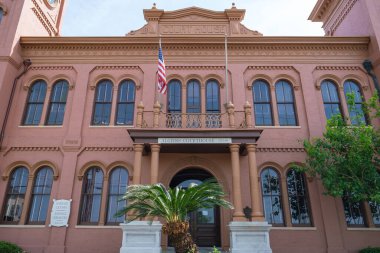 NEW ORLEANS, LA - 15 Mart 2020: Westbank Cezayir Adliyesi Önü