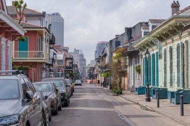 NEW ORLEANS, LA, ABD - 19 Mart 2020: Bourbon Caddesi, Fransız Mahallesi