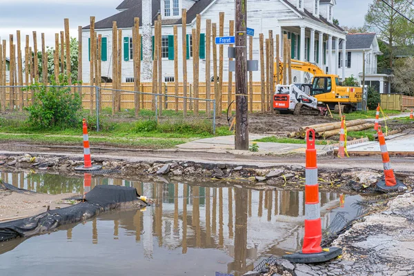 New Orleans Usa März 2021 Hausneubau Straßenreparaturen Und Überflutete Straße — Stockfoto