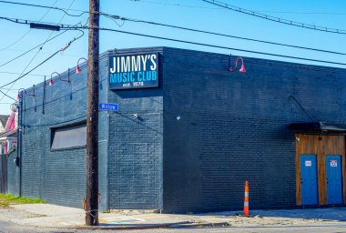 New Orleans, LA, ABD - 1 Ocak 2026: New Orleans 'ın kuzeyindeki Carrollton Mahallesi' nde, Willow Caddesi 'ndeki Jimmy' nin Müzik Kulübü 'nün Önü