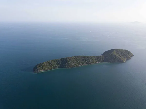 Tropisch Eiland Schieten Uit Lucht Bij Zonsondergang Tijd Berg Klein — Stockfoto