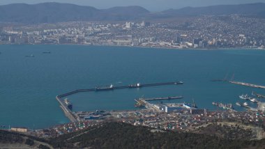 Kışın Novorossiysk Limanı