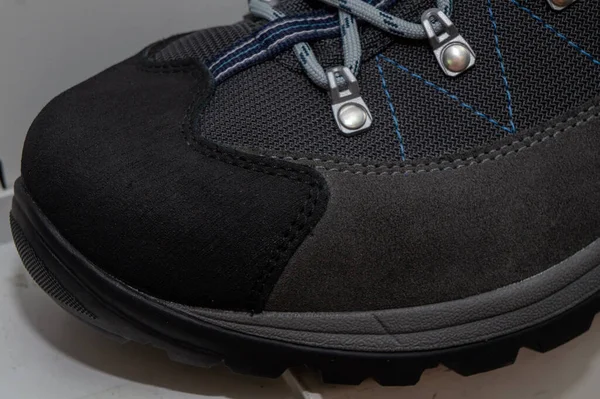 Sırt çantası için bir deri bot.