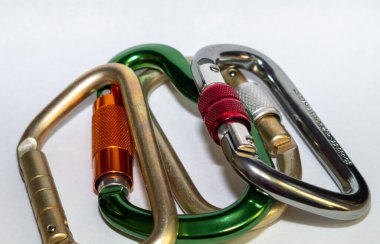 Kaya tırmanışı ve yükseklik 1 'de çalışmak için farklı jandarmalar.