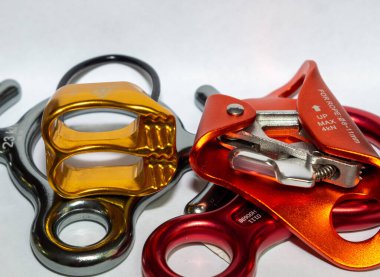 12 numaralı montaj için iki spor inişi.