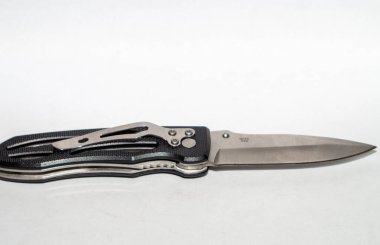 Küçük bir EDC bıçağı.